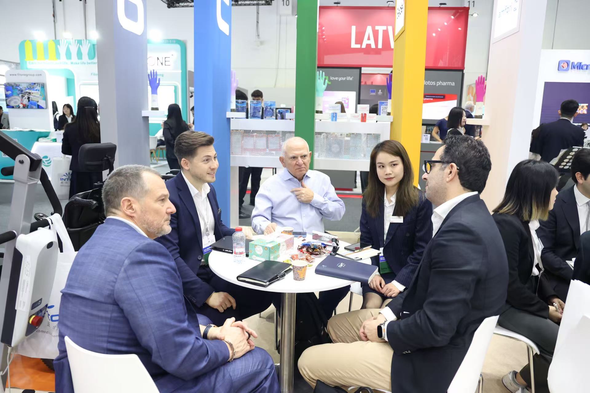 ca88医疗在本次展会上展出了多款具有创新技术与卓越品质的产品